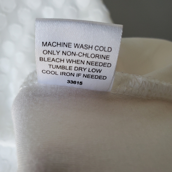 White Sleeveless V-Neck Polkadot Tunic Size Medium - Picture 13 of 15